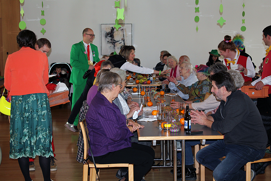 Gut besuchte Seniorenfasnacht / Well-attended senior citizens' carnival