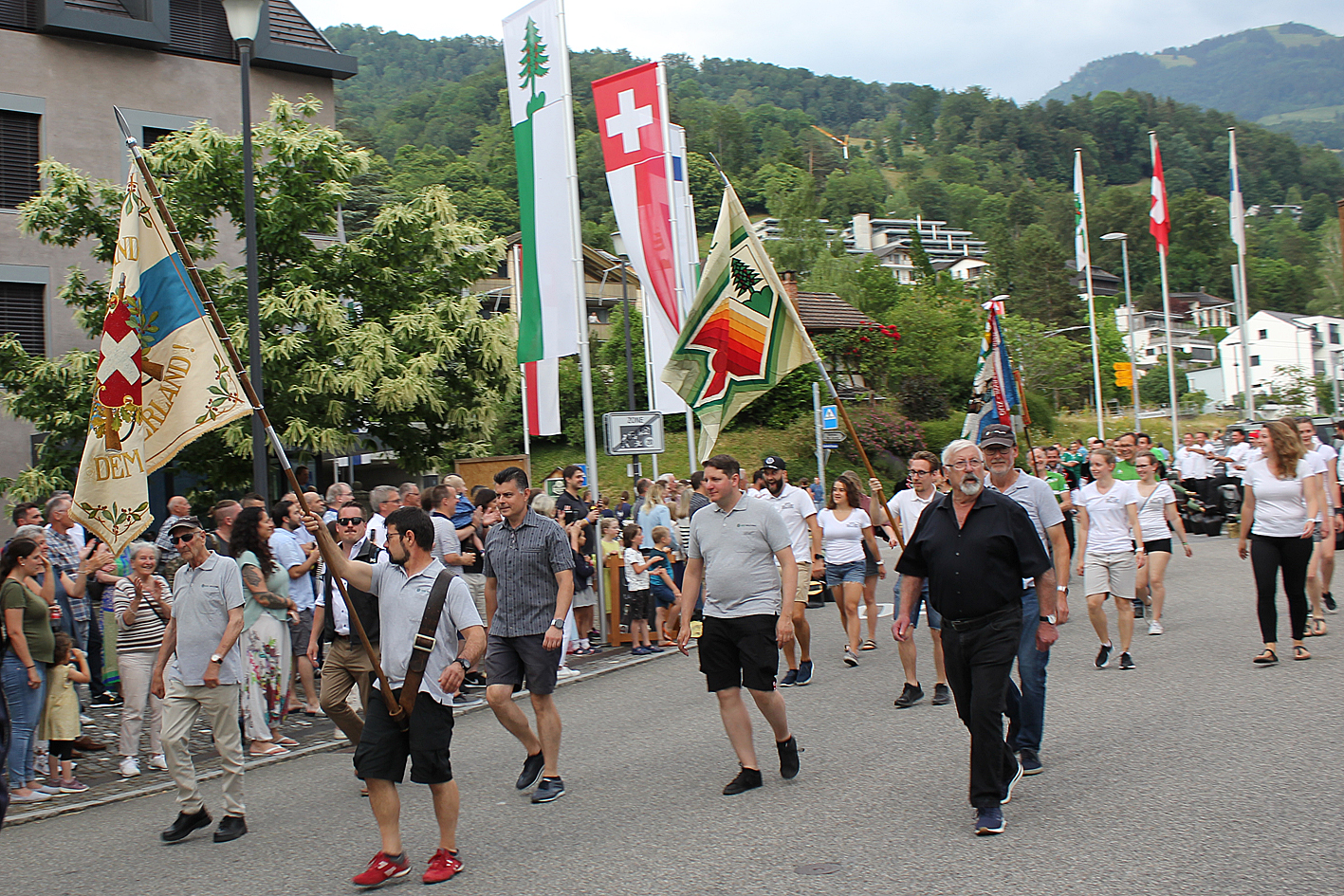 18. Juni: Empfang der Teilnehmer am Jodelfest Zug / Reception for participants in the Zug Yodelling Festival