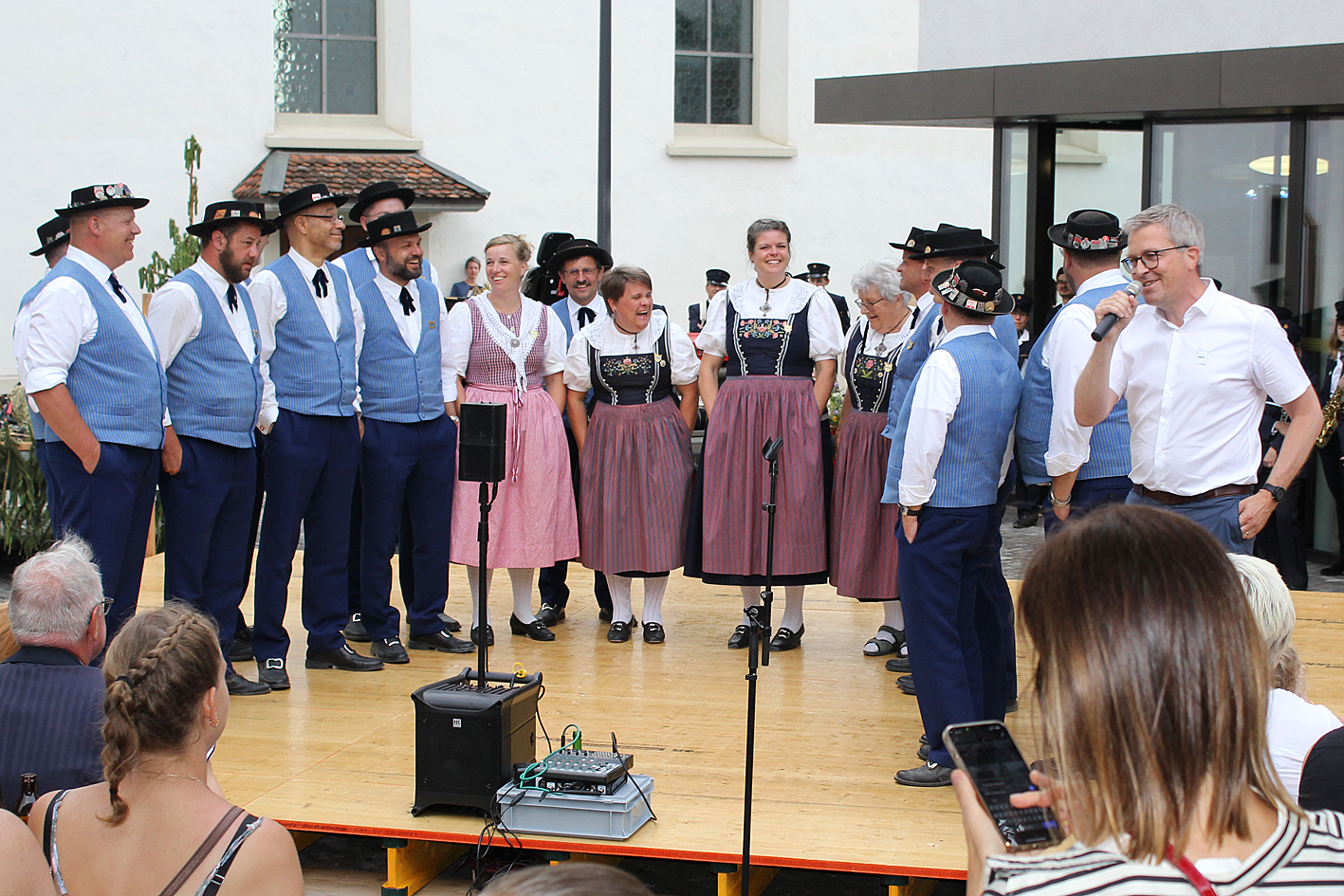 18. Juni: Empfang der Teilnehmer am Jodelfest Zug / Reception for participants in the Zug Yodelling Festival